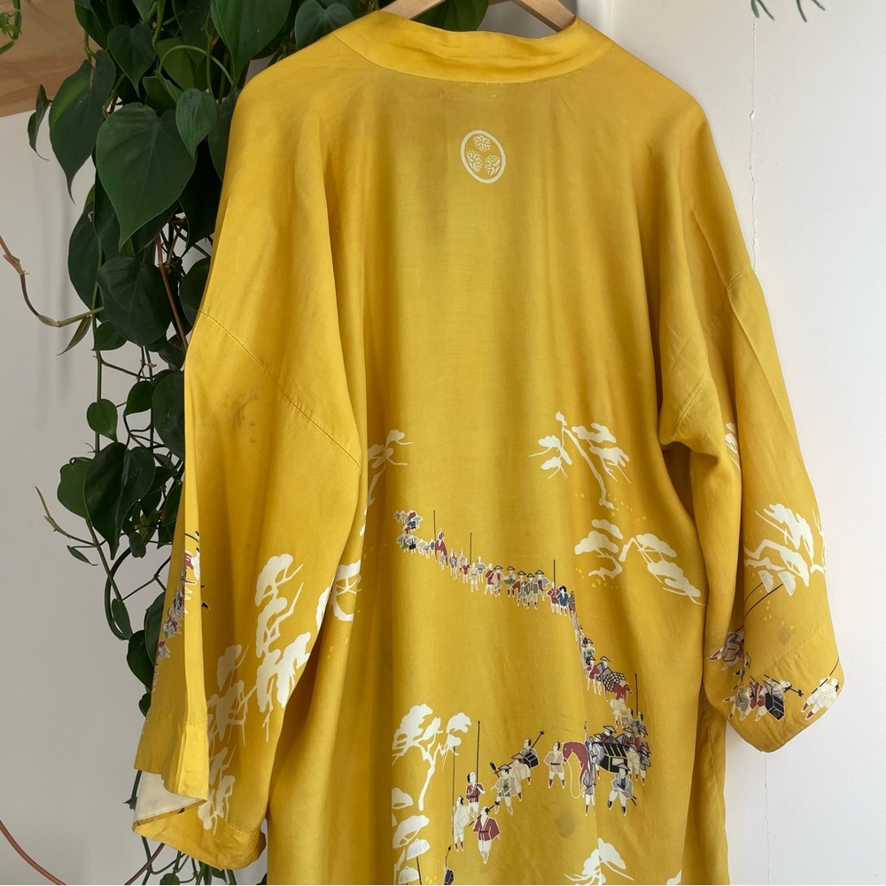 👘🌞 Vintage yellow printed Japanese Kimono robe